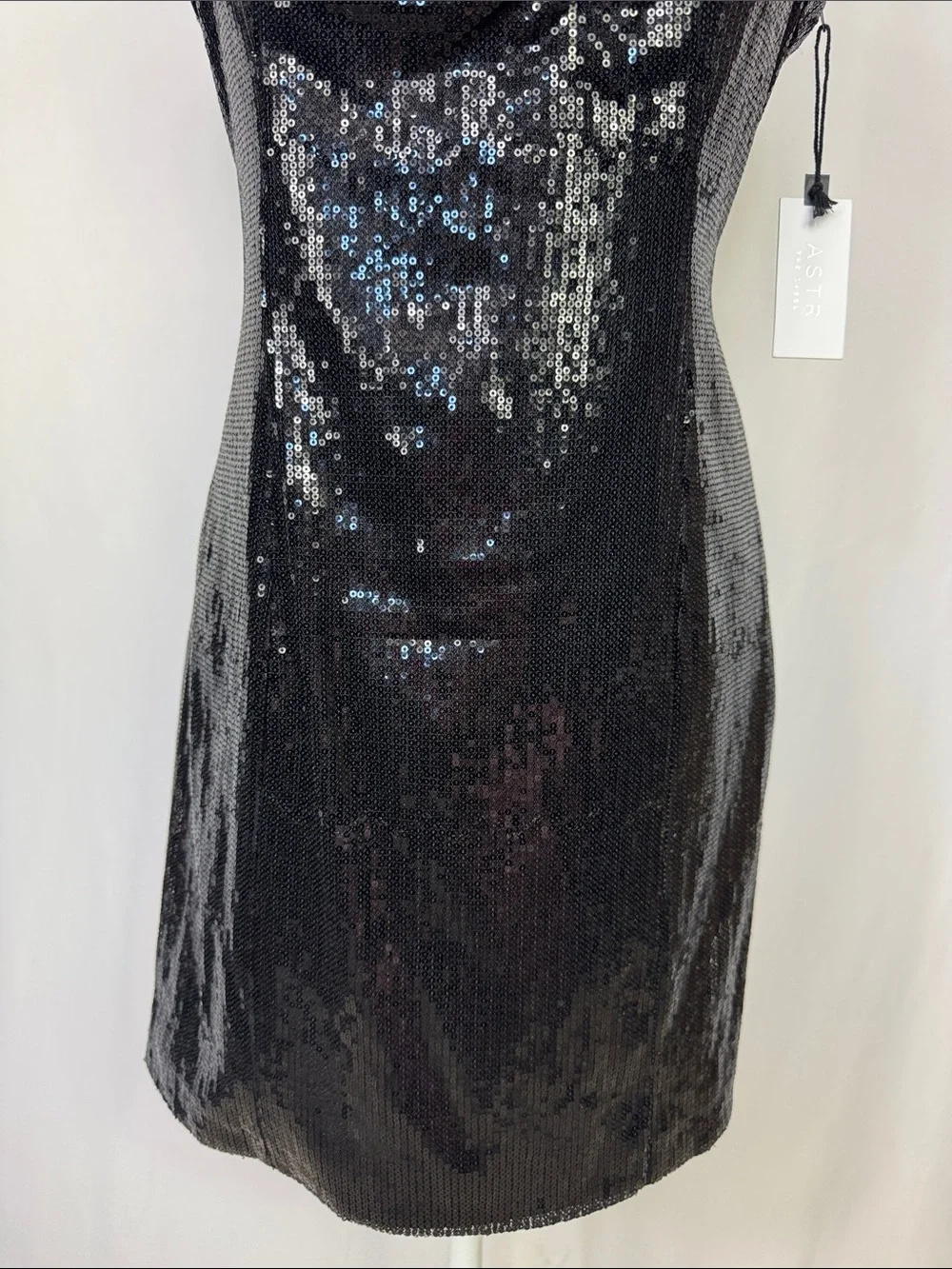 ASTR The Label Sequin Mini Dress Size Medium Black New Sleeveless - Picture 4 of 10